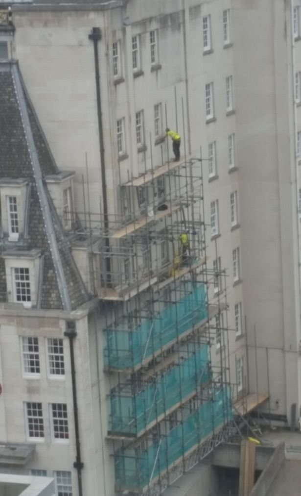 The 'daredevil' scaffolder. Courtesy of Manchester Evening News.